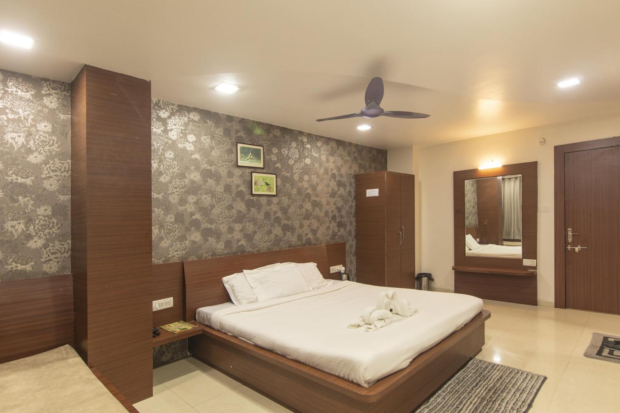 Wow Stayz2 Misty Meadows Pachmarhi ภายนอก รูปภาพ